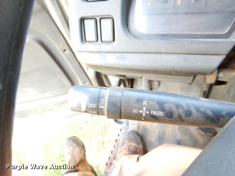 image for item EI9056 2002 GMC T7500 yard truck