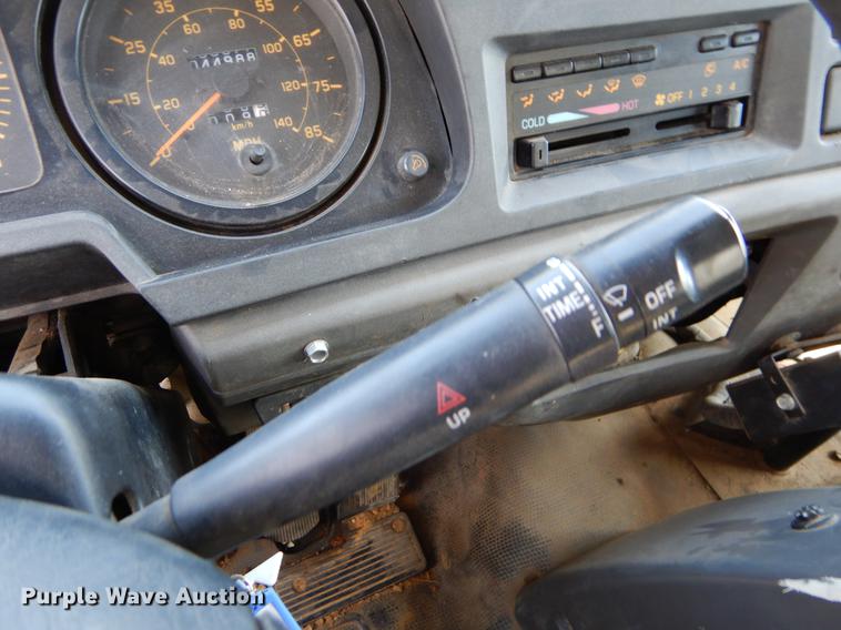 image for item EI9056 2002 GMC T7500 yard truck