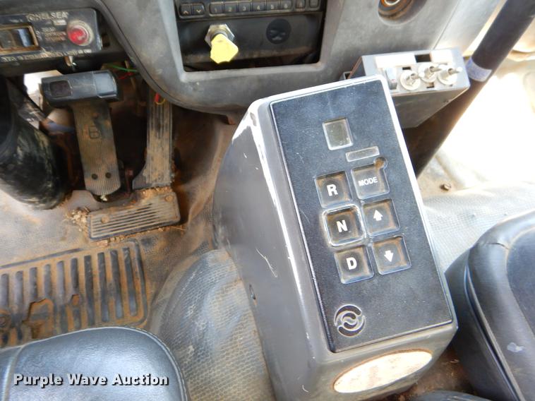 image for item EI9056 2002 GMC T7500 yard truck