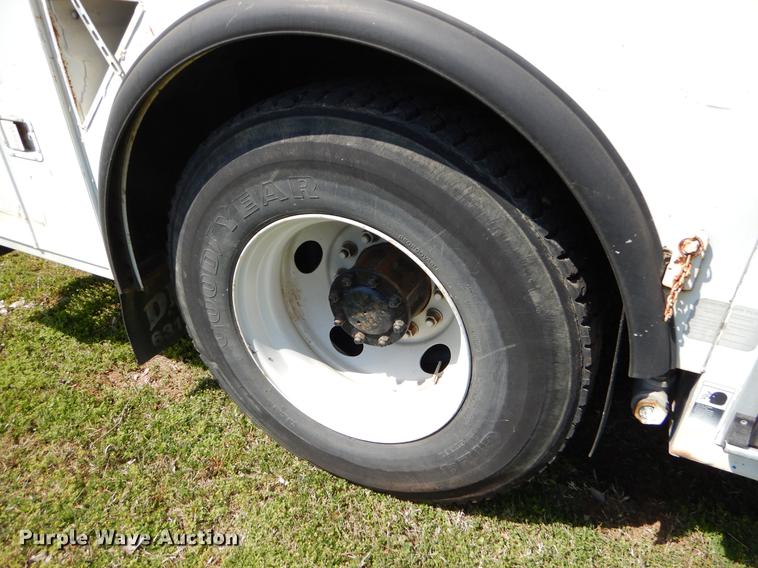 image for item EI9056 2002 GMC T7500 yard truck