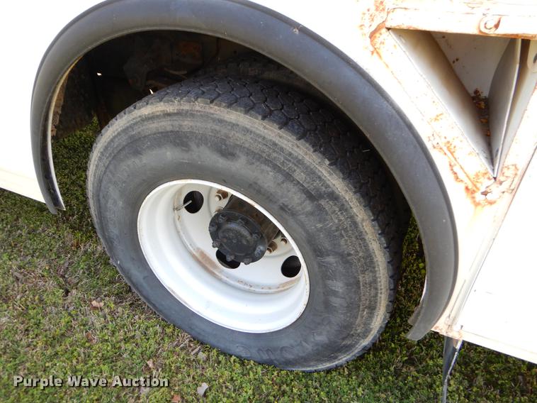 image for item EI9056 2002 GMC T7500 yard truck