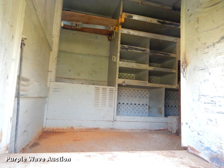 image for item EI9056 2002 GMC T7500 yard truck