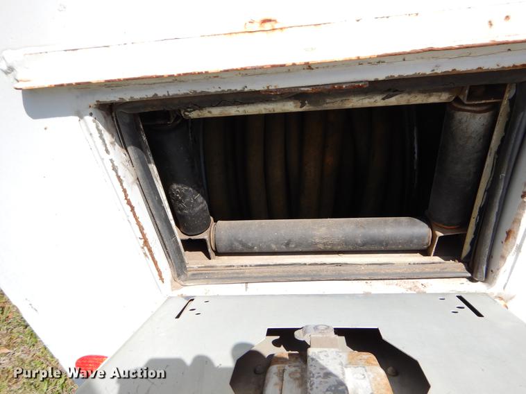 image for item EI9056 2002 GMC T7500 yard truck