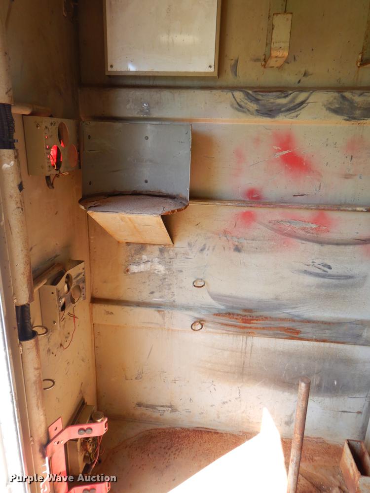 image for item EI9056 2002 GMC T7500 yard truck