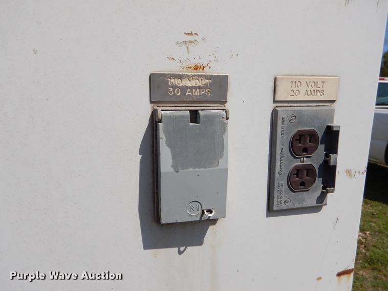 image for item EI9056 2002 GMC T7500 yard truck