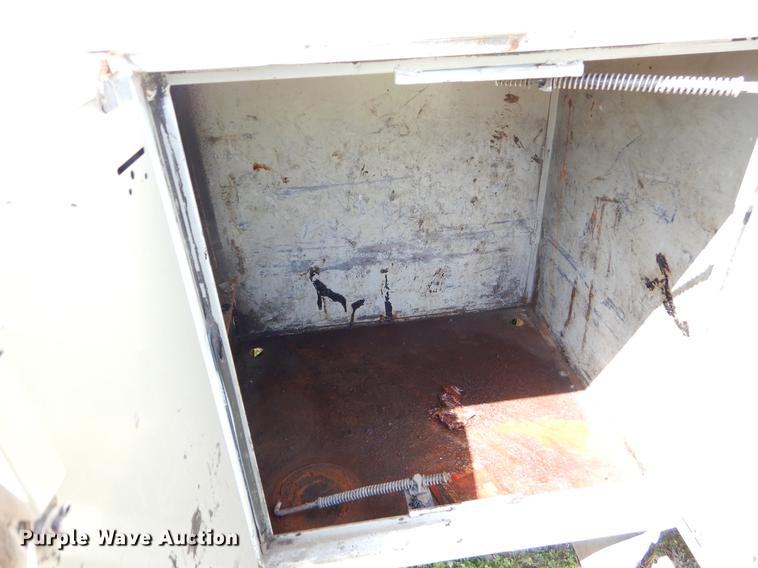 image for item EI9056 2002 GMC T7500 yard truck