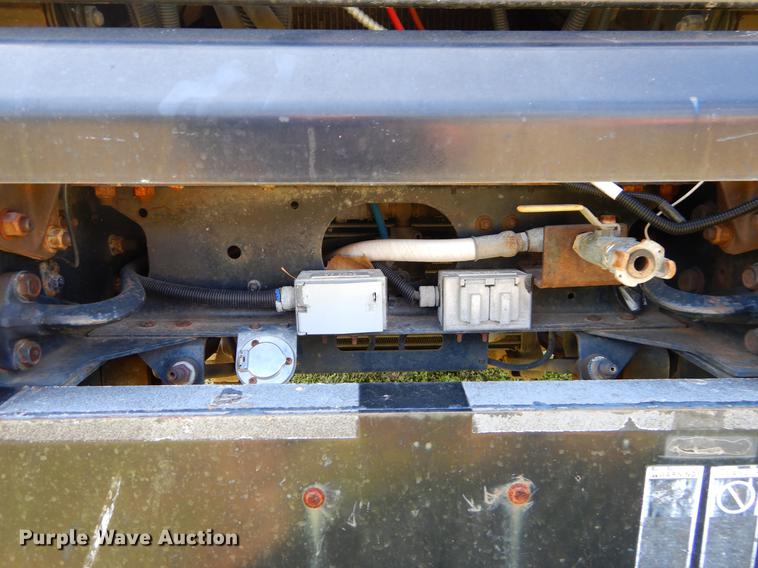 image for item EI9056 2002 GMC T7500 yard truck