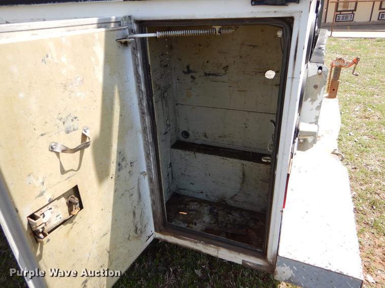 image for item EI9057 2006 Dodge Ram 2500 Quad Cab utility bed pickup truck