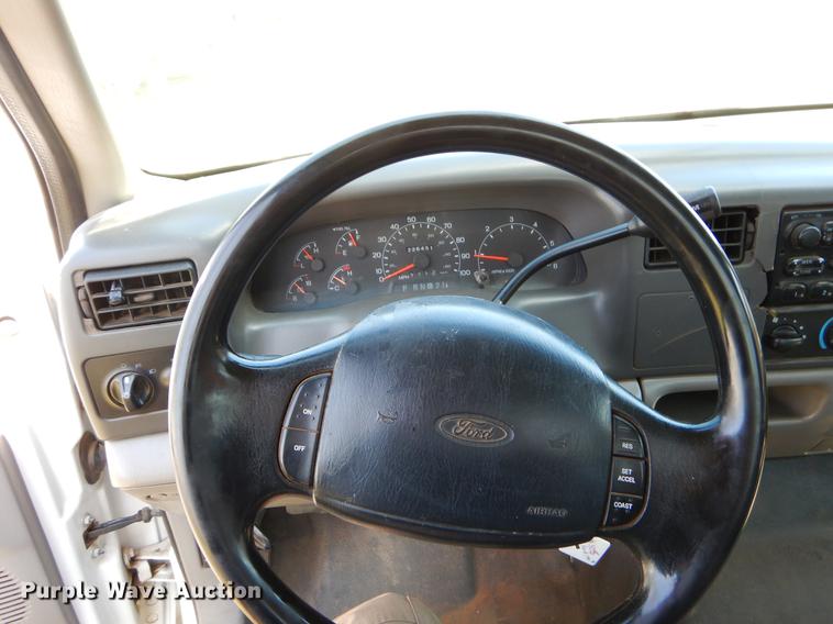 image for item EI9058 2000 Ford F350 Super Duty utility bed pickup truck