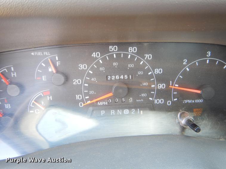 image for item EI9058 2000 Ford F350 Super Duty utility bed pickup truck