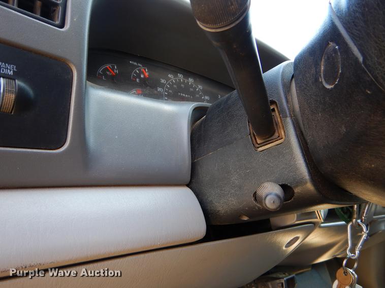 image for item EI9058 2000 Ford F350 Super Duty utility bed pickup truck