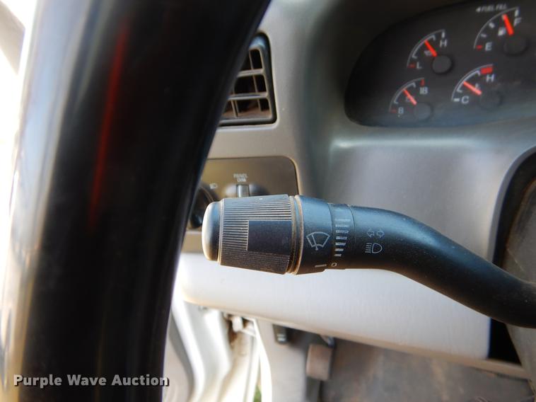 image for item EI9058 2000 Ford F350 Super Duty utility bed pickup truck