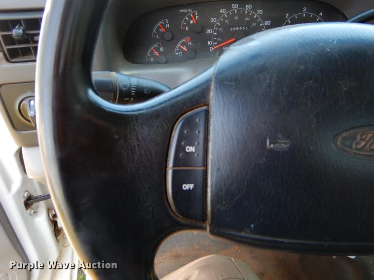 image for item EI9058 2000 Ford F350 Super Duty utility bed pickup truck