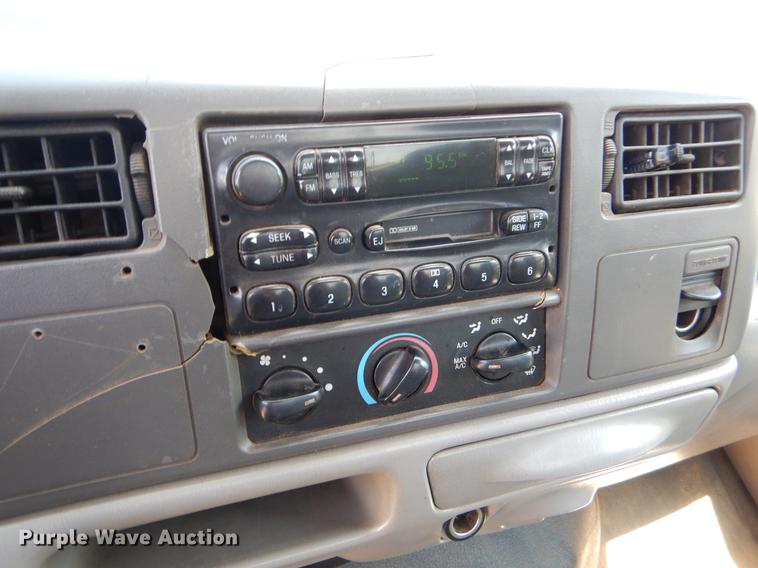 image for item EI9058 2000 Ford F350 Super Duty utility bed pickup truck