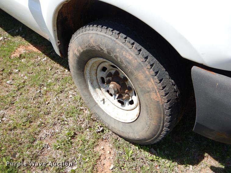 image for item EI9058 2000 Ford F350 Super Duty utility bed pickup truck