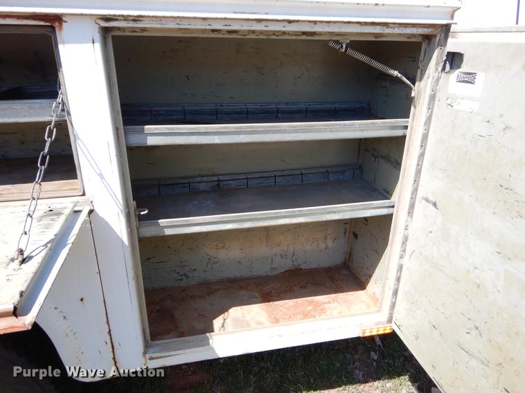 image for item EI9058 2000 Ford F350 Super Duty utility bed pickup truck