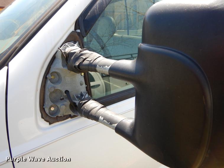 image for item EI9058 2000 Ford F350 Super Duty utility bed pickup truck