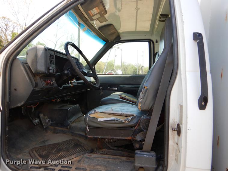 image for item EI9059 1997 GMC C6500 service truck with crane