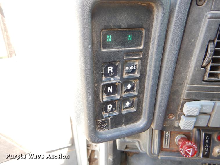 image for item EI9059 1997 GMC C6500 service truck with crane