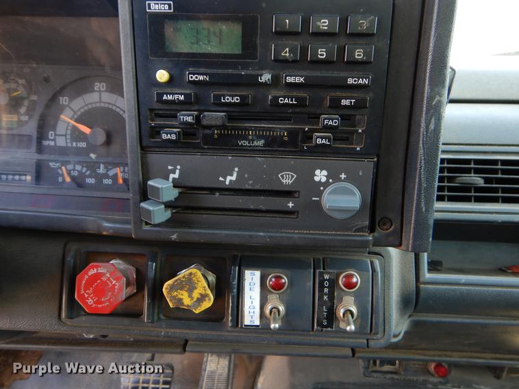 image for item EI9059 1997 GMC C6500 service truck with crane