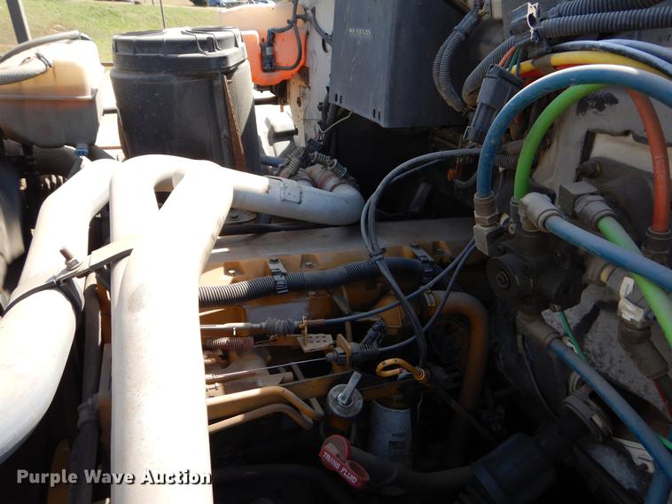 image for item EI9059 1997 GMC C6500 service truck with crane