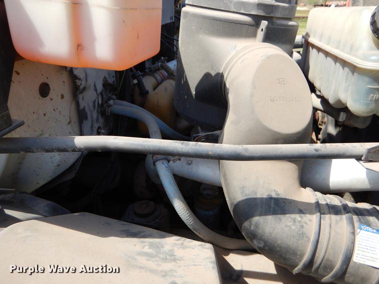 image for item EI9059 1997 GMC C6500 service truck with crane