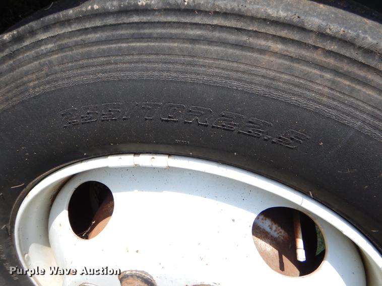 image for item EI9059 1997 GMC C6500 service truck with crane