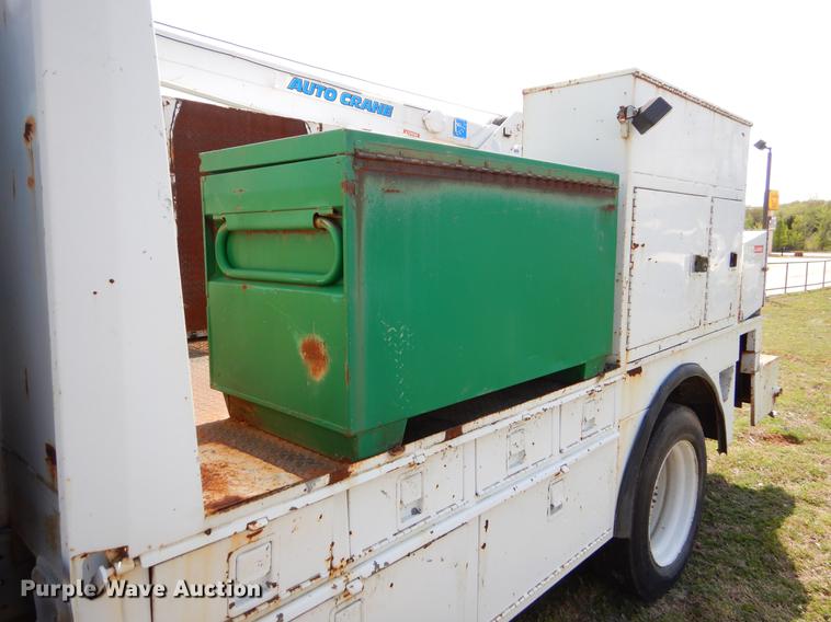 image for item EI9059 1997 GMC C6500 service truck with crane