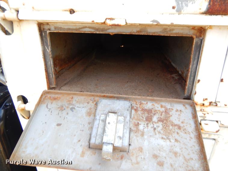 image for item EI9059 1997 GMC C6500 service truck with crane