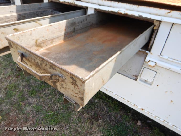 image for item EI9059 1997 GMC C6500 service truck with crane