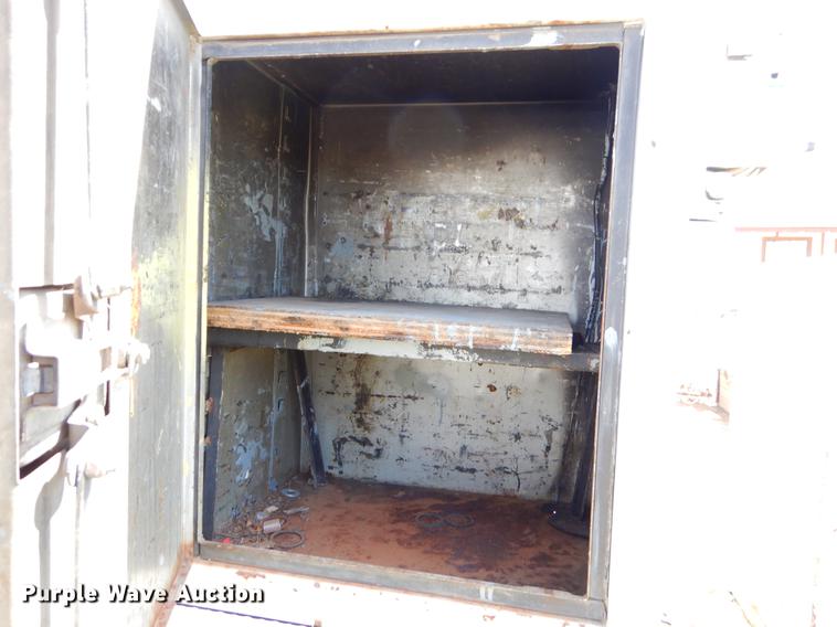 image for item EI9059 1997 GMC C6500 service truck with crane