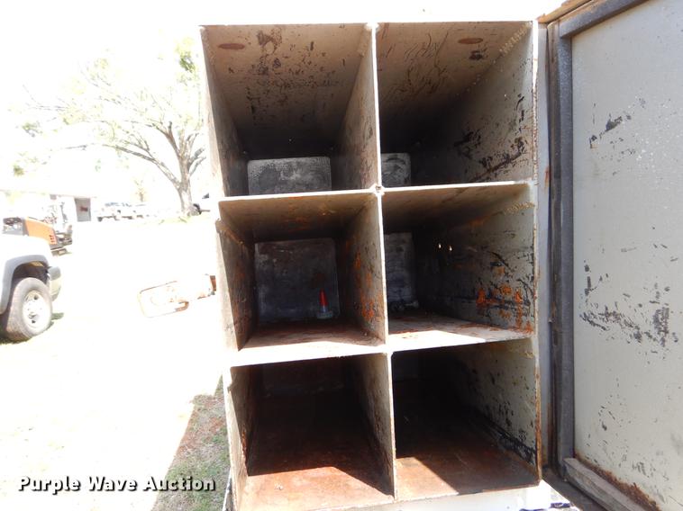 image for item EI9059 1997 GMC C6500 service truck with crane