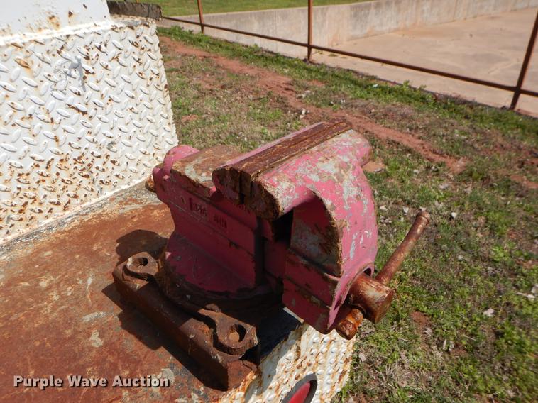 image for item EI9059 1997 GMC C6500 service truck with crane