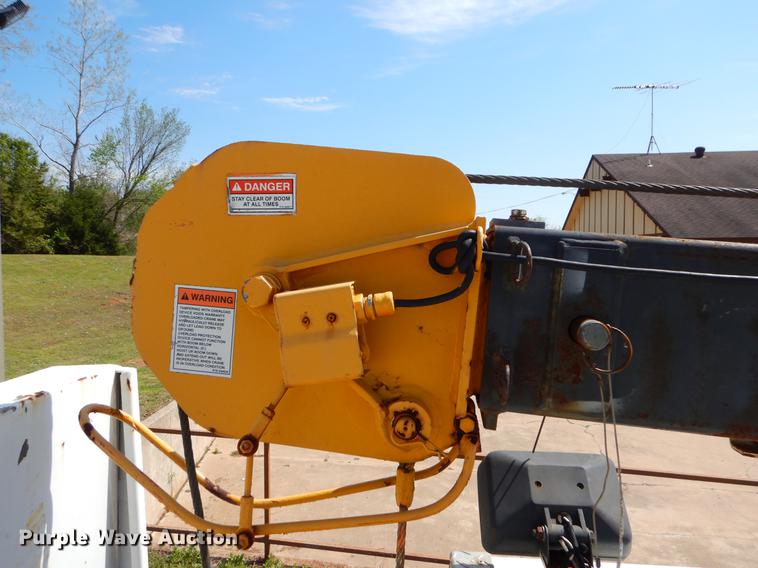 image for item EI9059 1997 GMC C6500 service truck with crane