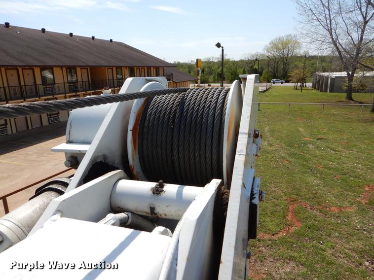 image for item EI9059 1997 GMC C6500 service truck with crane