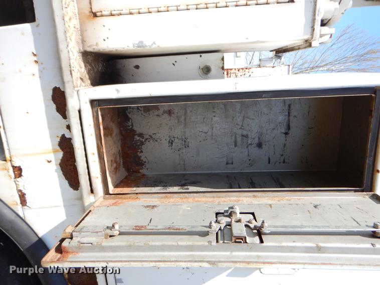 image for item EI9059 1997 GMC C6500 service truck with crane