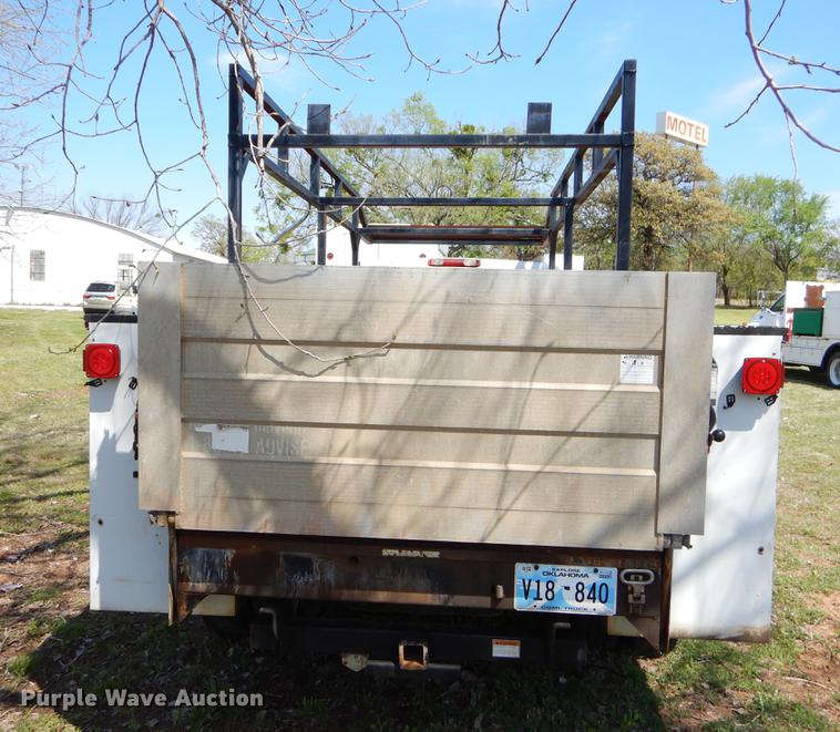 image for item EI9060 2007 Chevrolet Silverado 3500HD utility bed pickup truck