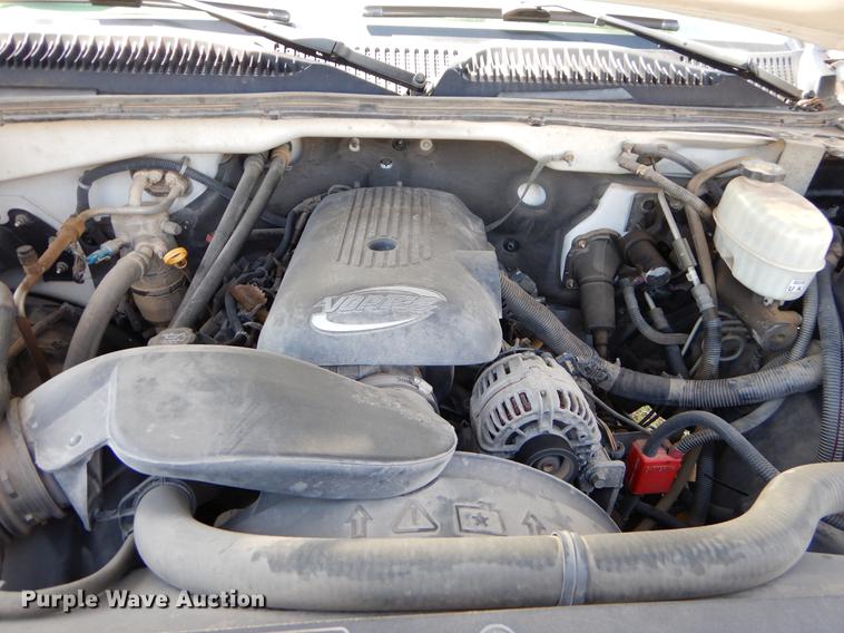 image for item EI9060 2007 Chevrolet Silverado 3500HD utility bed pickup truck