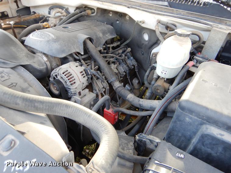 image for item EI9060 2007 Chevrolet Silverado 3500HD utility bed pickup truck