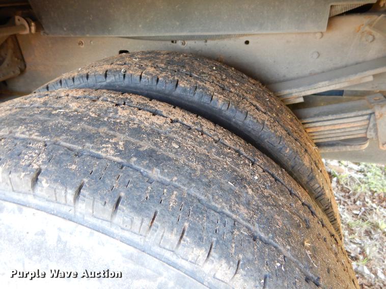 image for item EI9060 2007 Chevrolet Silverado 3500HD utility bed pickup truck