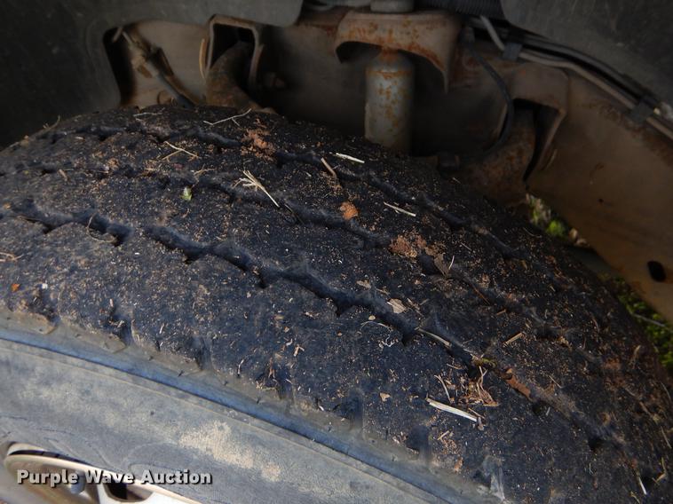 image for item EI9060 2007 Chevrolet Silverado 3500HD utility bed pickup truck