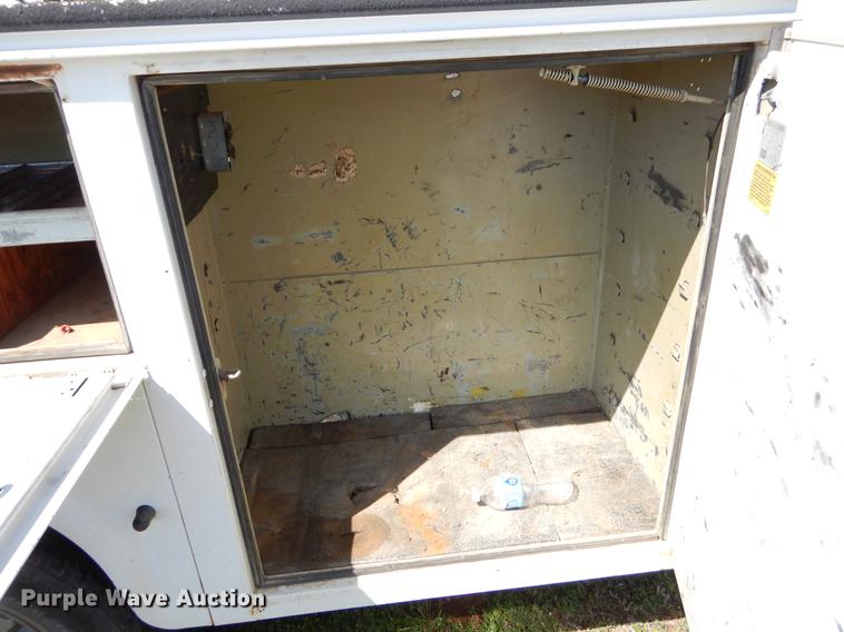 image for item EI9060 2007 Chevrolet Silverado 3500HD utility bed pickup truck