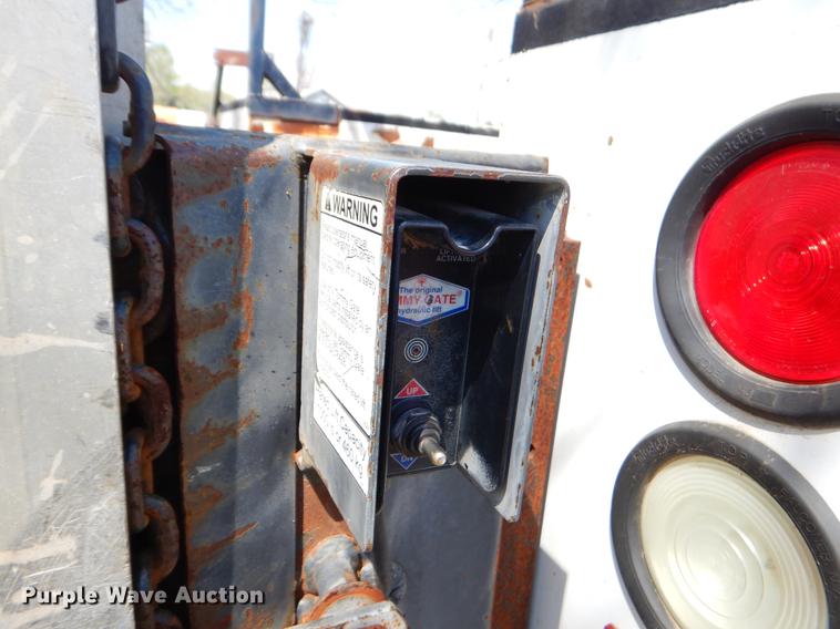 image for item EI9060 2007 Chevrolet Silverado 3500HD utility bed pickup truck