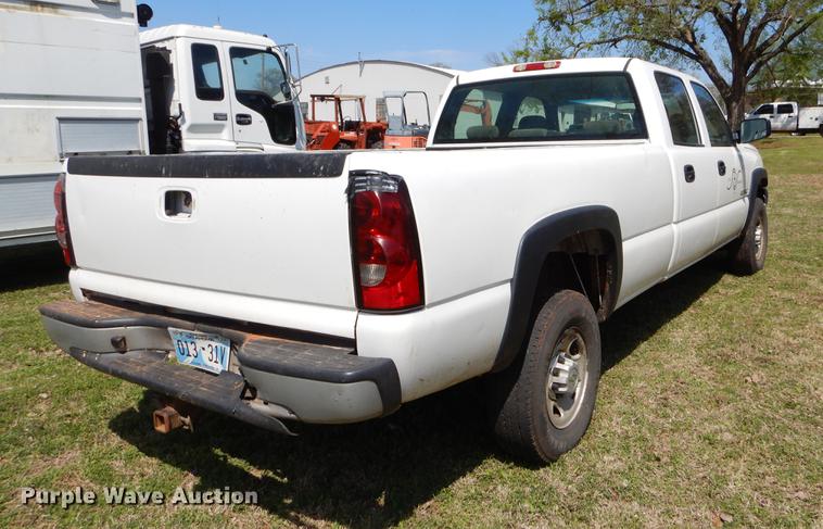 image for item EI9061 2007 Chevrolet Silverado 2500HD Crew Cab pickup truck