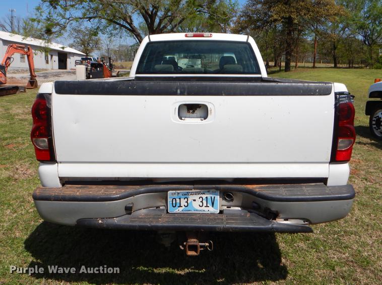 image for item EI9061 2007 Chevrolet Silverado 2500HD Crew Cab pickup truck