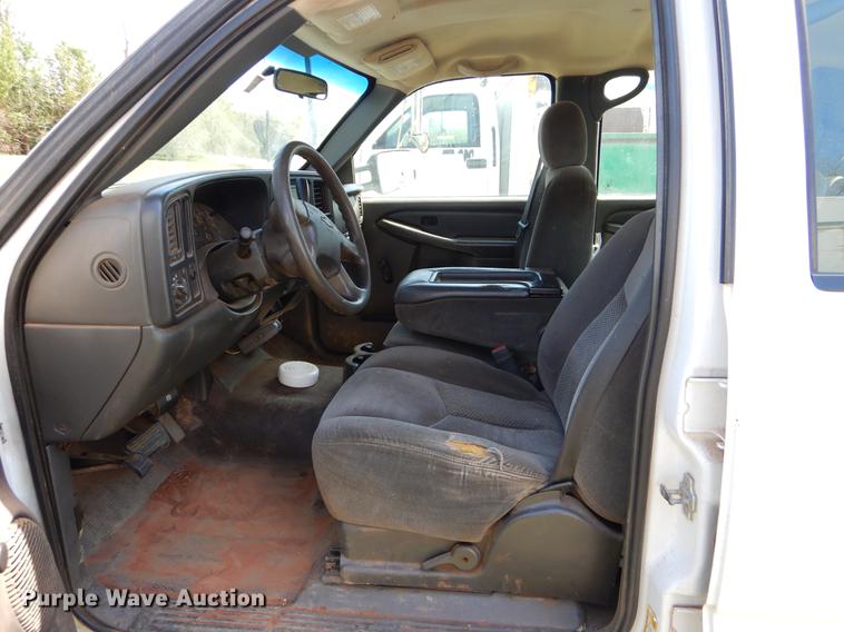 image for item EI9061 2007 Chevrolet Silverado 2500HD Crew Cab pickup truck