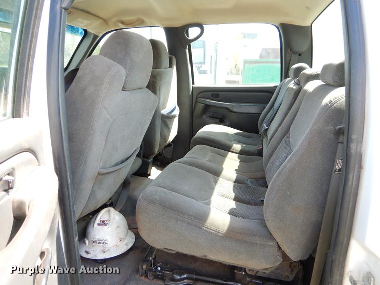 image for item EI9061 2007 Chevrolet Silverado 2500HD Crew Cab pickup truck