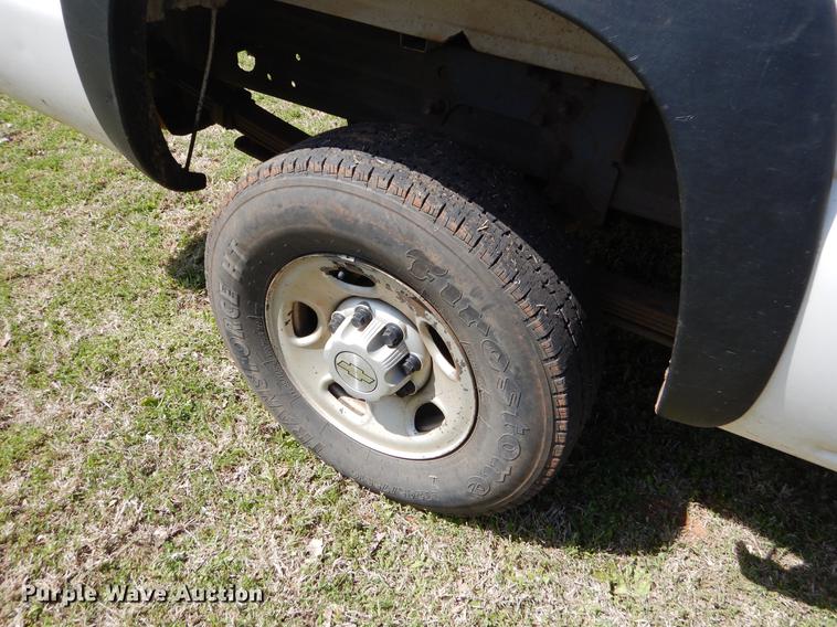 image for item EI9061 2007 Chevrolet Silverado 2500HD Crew Cab pickup truck