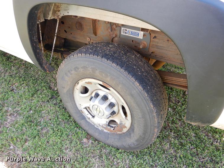 image for item EI9061 2007 Chevrolet Silverado 2500HD Crew Cab pickup truck