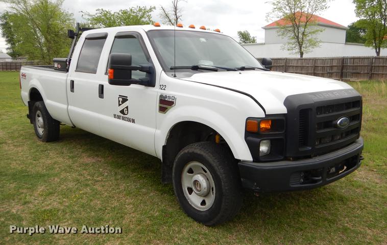 image for item EI9104 2008 Ford F350 Super Duty XL Crew Cab pickup truck